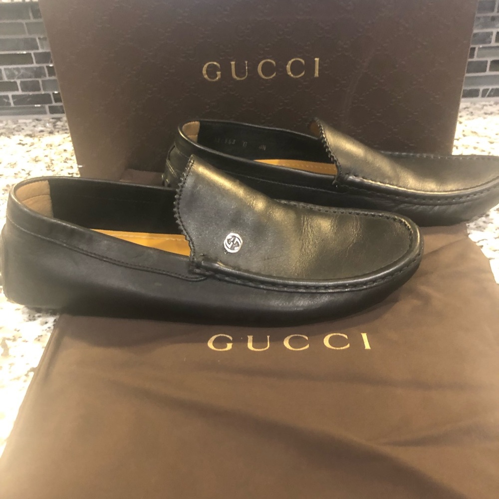 Black leather men’s Gucci loafers